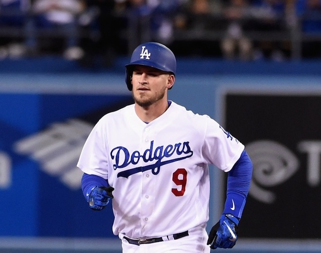 Yasmani Grandal's 3-Run Home Run Lifts Dodgers Off The Mat In 8th Inning