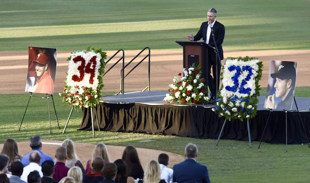 Video: Chase Utley Delivers Heartfelt Speech At Roy Halladay's