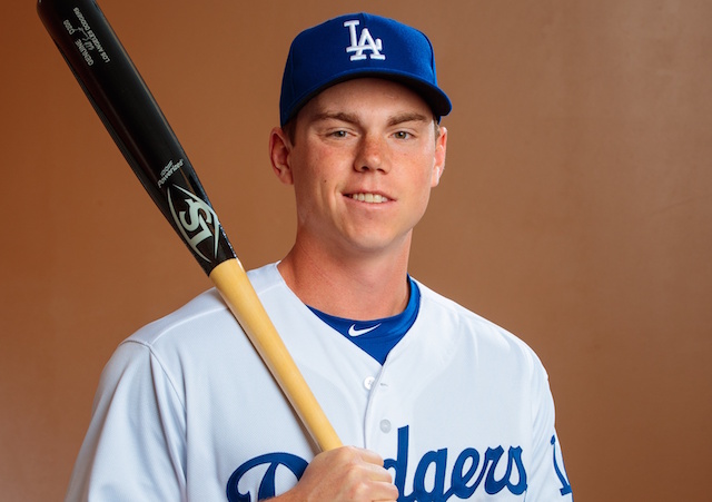 Will Smith contract: Dodgers sign catcher, avoiding salary