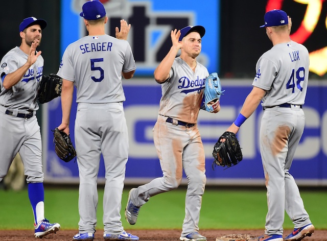 Dodgers' Kiké Hernandez proudly gave himself an 'L' after pitching debut 
