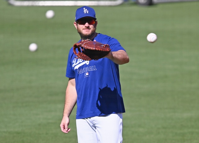Dodgers News: Dave Roberts Confirms Max Muncy Left Tuesday's Game With  Minor Injury - Inside the Dodgers