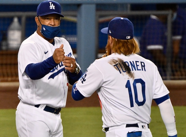 Dave Roberts will remain Dodgers manager, Brandon Gomes stays as