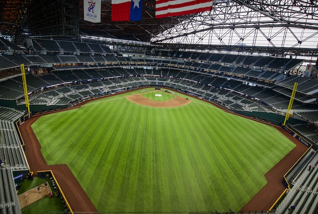 Why is the Globe Life Field roof closed for ALCS Game 3?