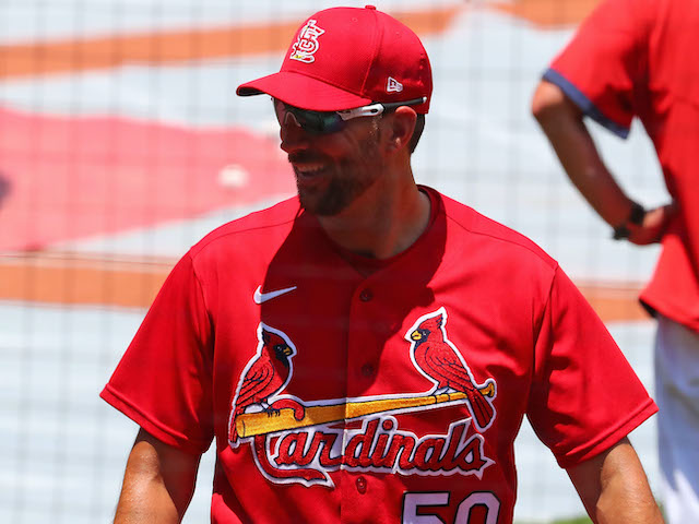 Cardinals’ Adam Wainwright Wins 2020 Roberto Clemente Award