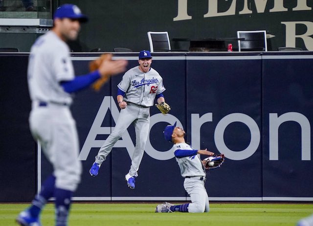 Mookie Betts' diving catch, Dodgers win. : r/baseball