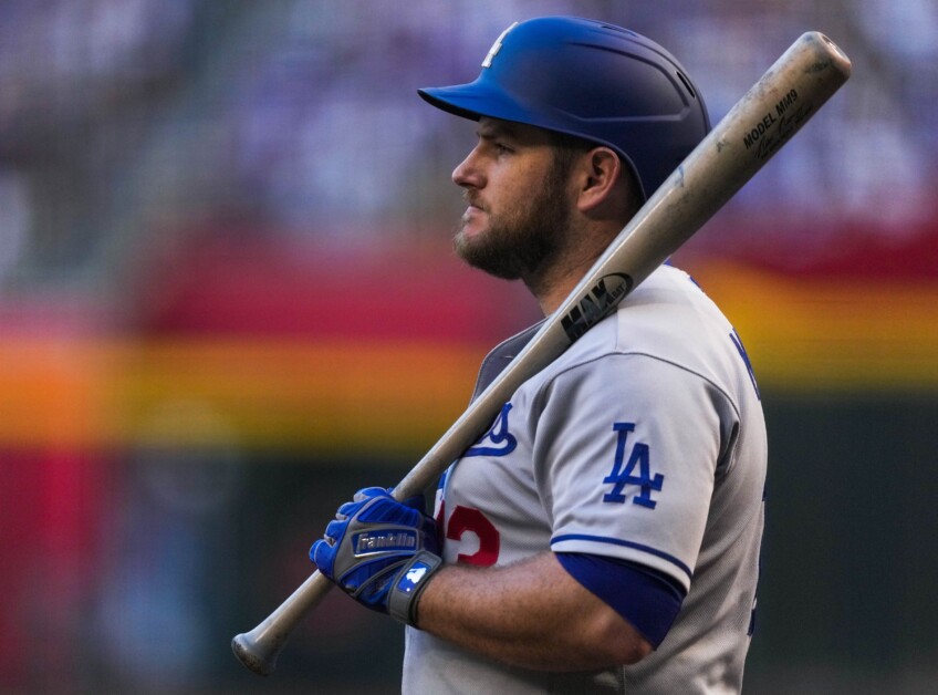 Max Muncy injury: Dodgers 1B out of NL wild card game, dislocated