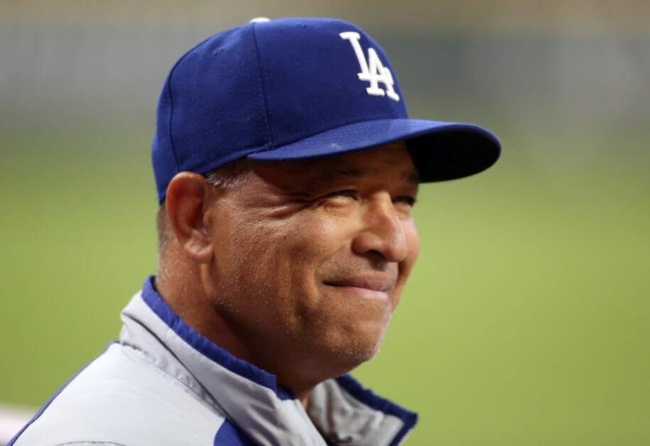 🏆 Los Angeles Dodgers manager, Dave Roberts, has been named 2022 Nati