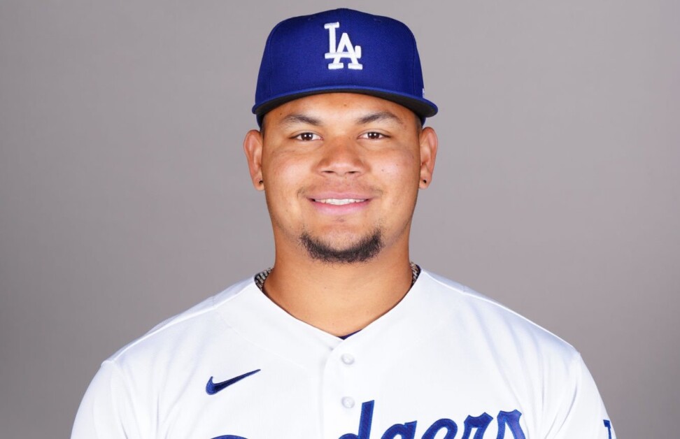 Dodgers Spring Training Video: Behind The Scenes With Brusdar Graterol For  2022 Photo Day