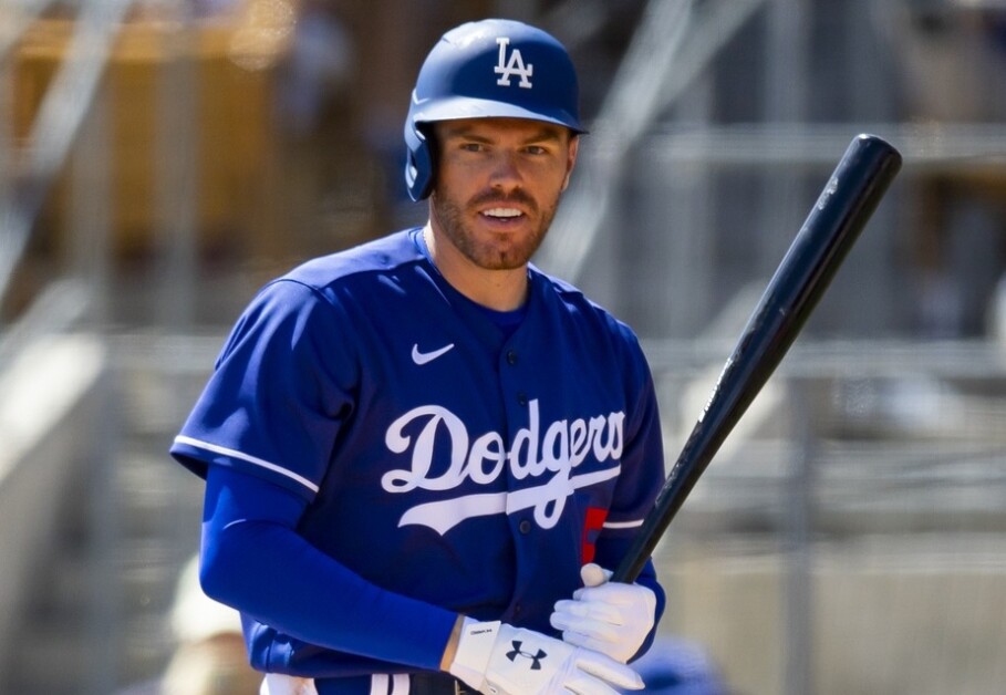 First baseman Freddie Freeman 'looks good in blue,' makes spring debut for  Los Angeles Dodgers - ESPN