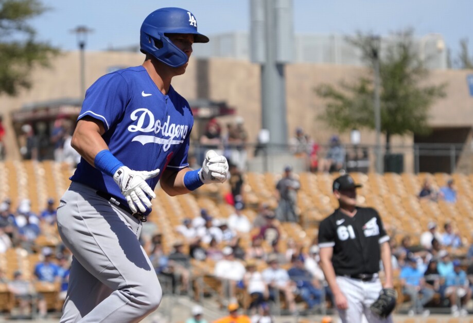 Dodgers can't score, can't contain Jake Lamb in loss to