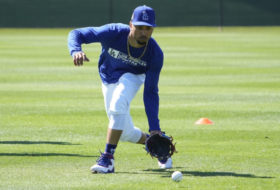 Mookie Betts Makes Dodgers' Spring Training Debut – NBC Los Angeles