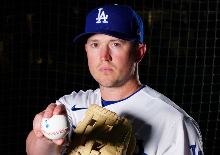 Detroit Tigers claim right-hander Carson Fulmer off waivers from