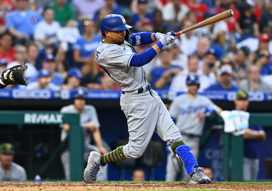 Betts falls triple shy of cycle, leads Dodgers past Phillies