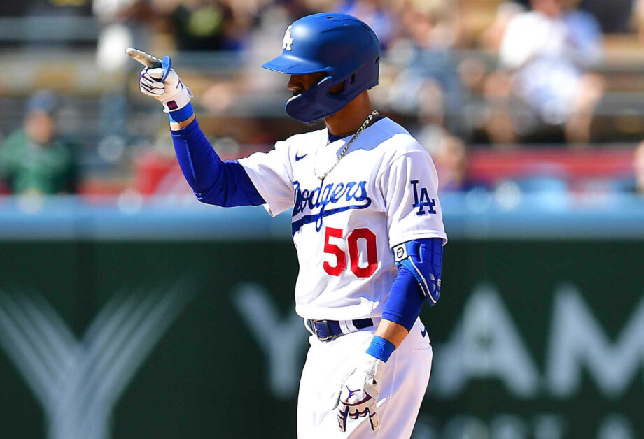 Dodgers lineup vs. Padres: Pederson stays in for Mookie Betts