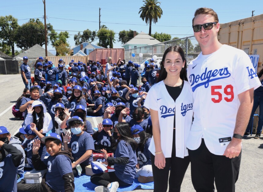 👶 Dodgers pitcher Evan Phillips baby surprise gender reveal‼️Boy or girl  ⁉️🍼Congrats 👏 #Dodgers 