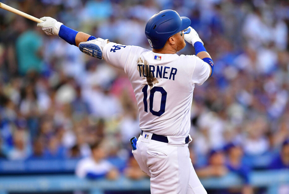 Justin Turner receives 16 stitches after taking pitch to the face