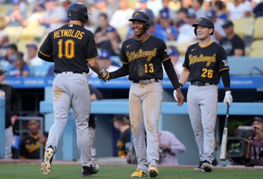 Dodgers shake off road-trip blues, down Pirates