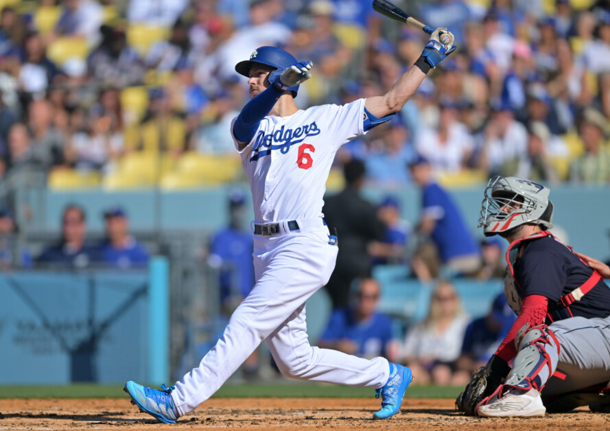 Trea Turner extends hitting streak to 26 games as Dodgers beat