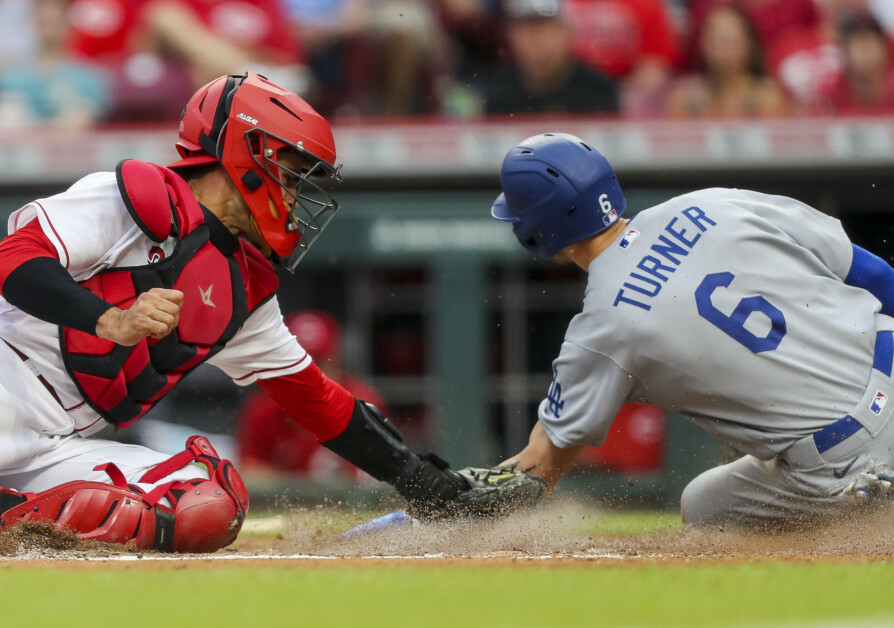 Dodgers' Trea Turner flawlessly executes 'the smoothest slide you