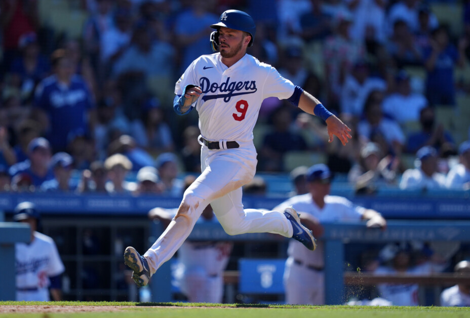 Dodgers, Giants couldn't believe Gavin Lux's flyout wasn't game