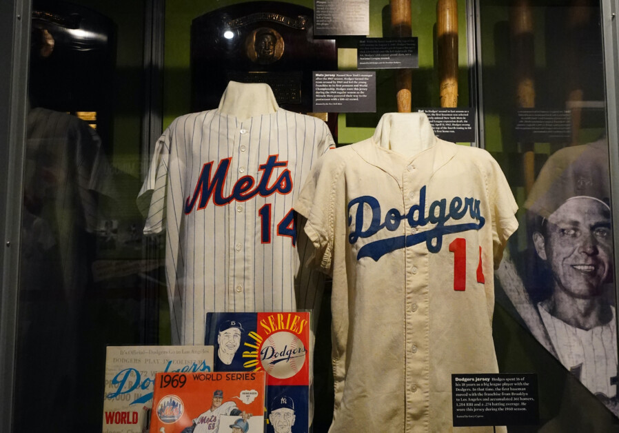 Hall of Fame induction ceremony: Gil Hodges in Cooperstown, TV