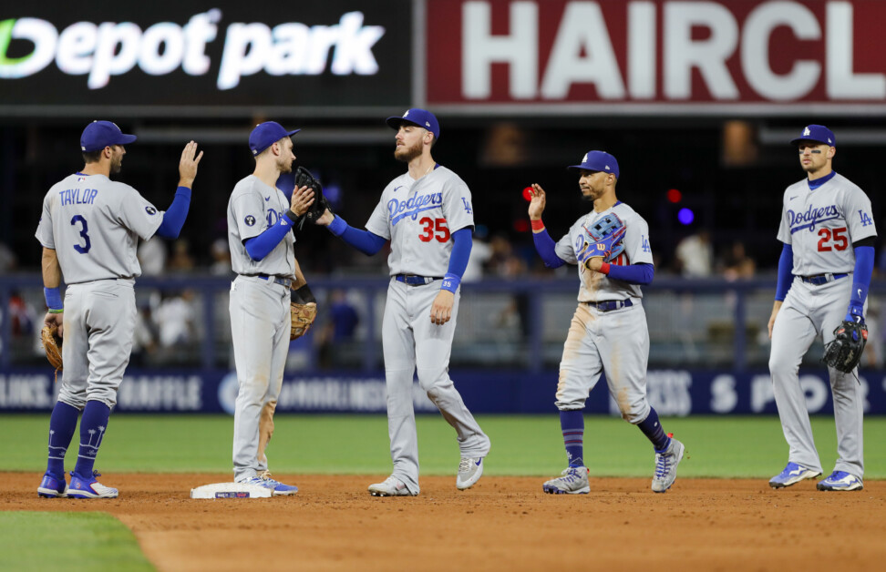 Dodgers set stadium record for runs scored in win over Diamondbacks – Daily  News