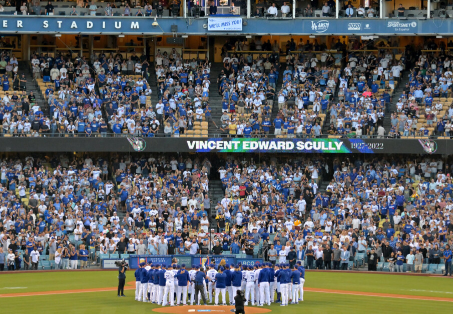 Vin Scully remembered in Dodger Stadium ceremony