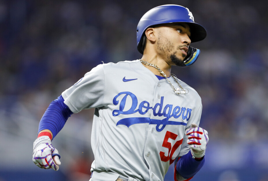 Dodgers' Mookie Betts to injured list with cracked right rib