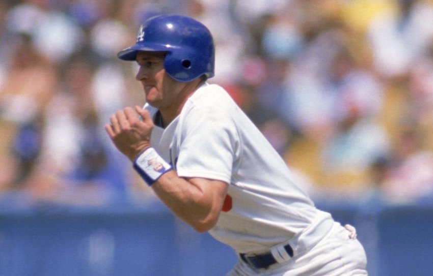 Former baseball player Steve Sax shifts into role of author 