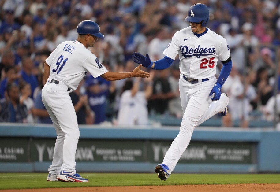 Dodgers wrap up NL West title for 10th time in 11 years with 6-2 win over  Mariners in 11 innings –