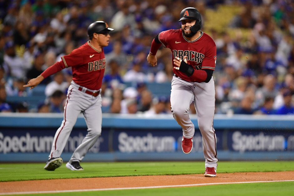 The @dbacks are one win away from their first NLCS appearance since 2007.  Will they get it done on home turf against the @dodgers? Game 3…