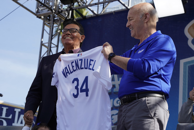 Dodgers to Retire Fernando Valenzuela's No. 34 Jersey
