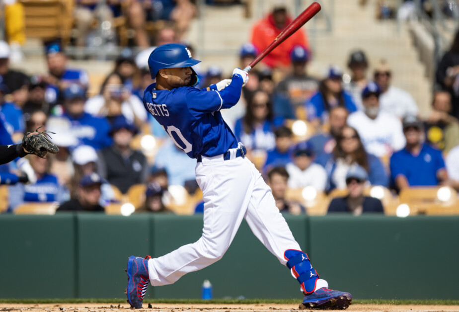 Mookie Betts makes Dodgers debut in Spring Training