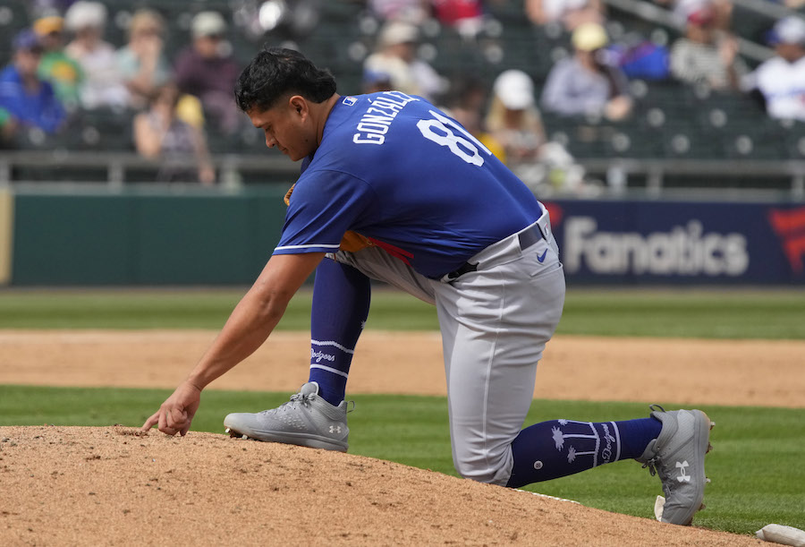 Dodgers Roster News: LA Brings Back Victor Gonzalez, Options Bryan Hudson