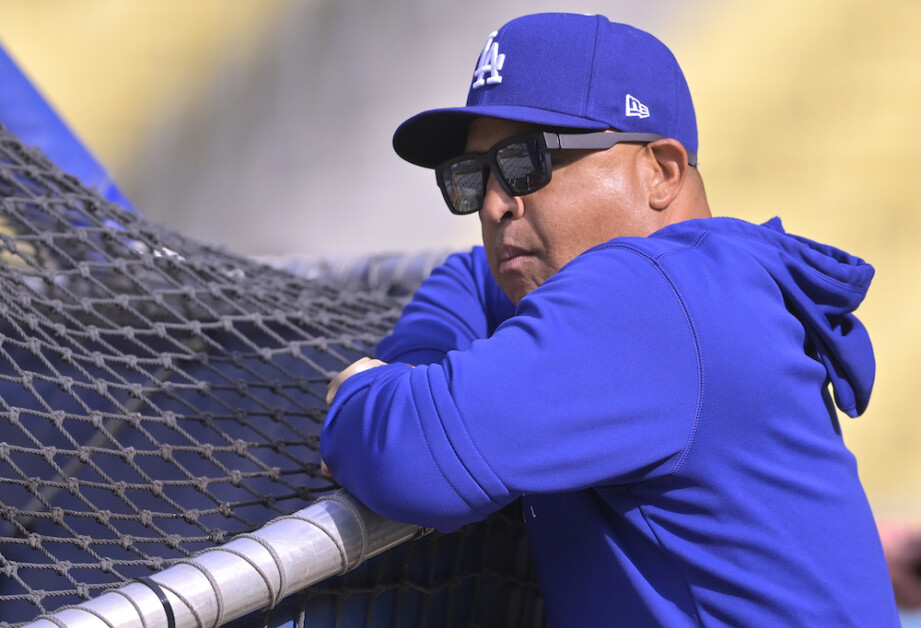 Dave Roberts stands by Dodgers' platoon-system approach – Orange County  Register