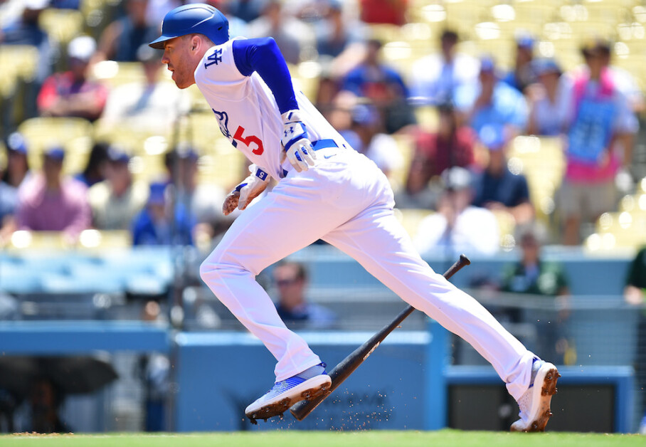 Dodgers News: Freddie Freeman Injury 'Not a Concern,' Will Play in Cactus  League Soon - Inside the Dodgers