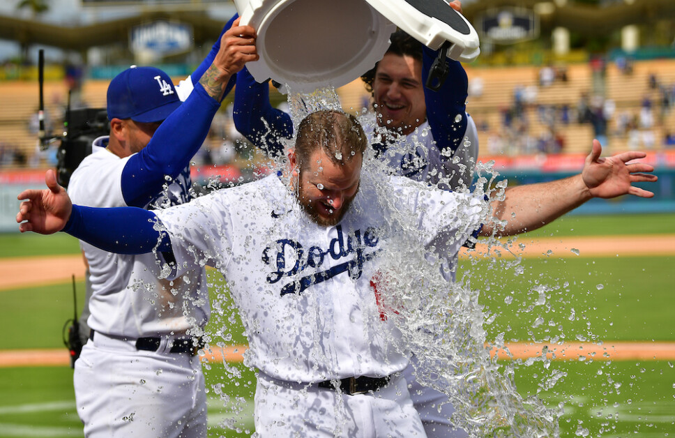 Seager, Muncy HR, Dodgers end Phillies' 8-game win streak - 6abc