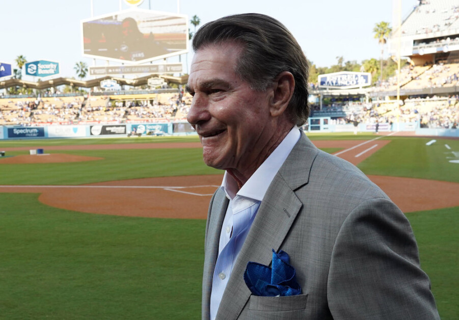 Former MLB All-Star Steve Garvey announces run for U.S. Senate in