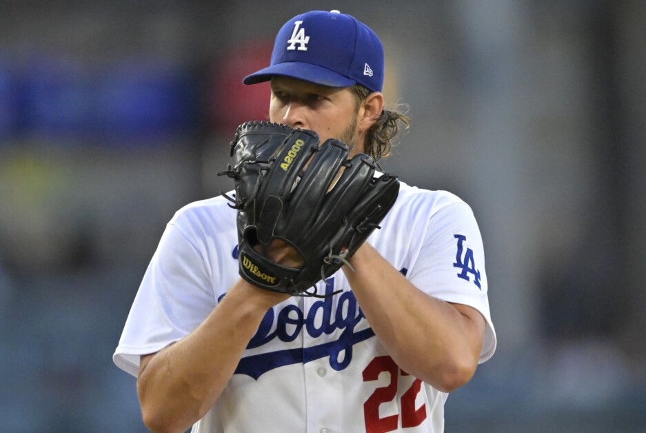 Clayton Kershaw to test ailing shoulder