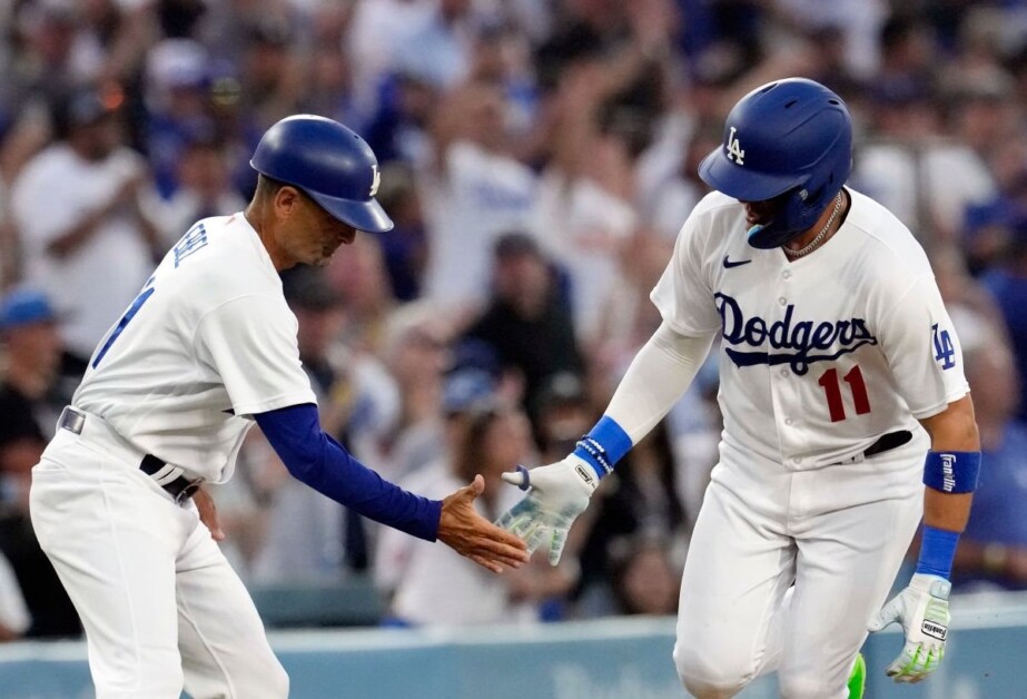 Los Angeles Dodgers on X: Victory formation! Dodgers x @Yaamava