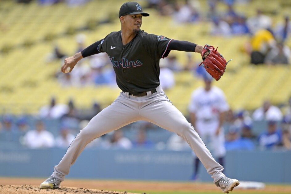 Rookie Eury Pérez works 6 dominant innings to lead Marlins past