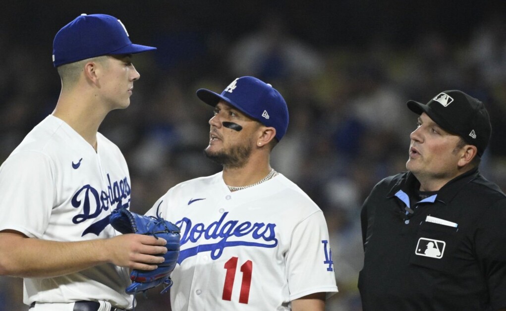 J.D. Martinez goes deep twice as Dodgers top Tigers