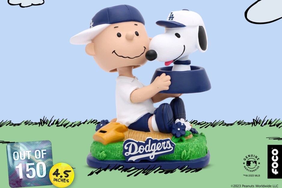 Peanut Snoopy And Charlie Brown Los Angeles Dodgers Sitting Under