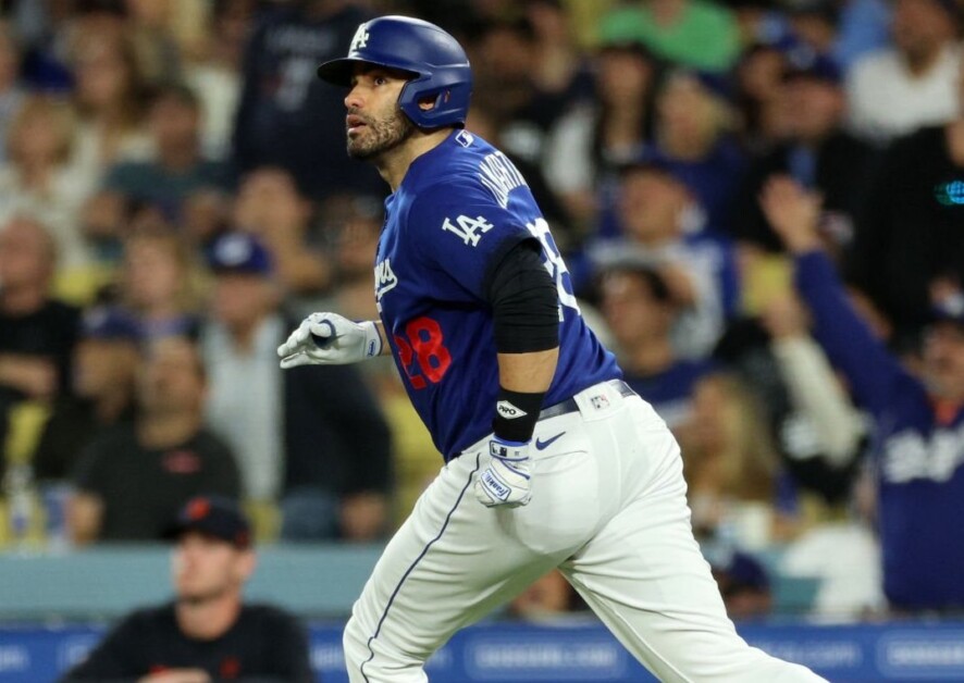 Dodgers postgame: J.D. Martinez talks friendship with Eduardo