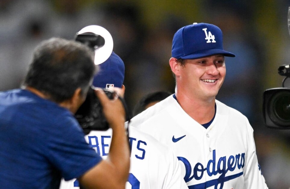 Dodgers calling up pitching prospect Kyle Hurt to provide bullpen