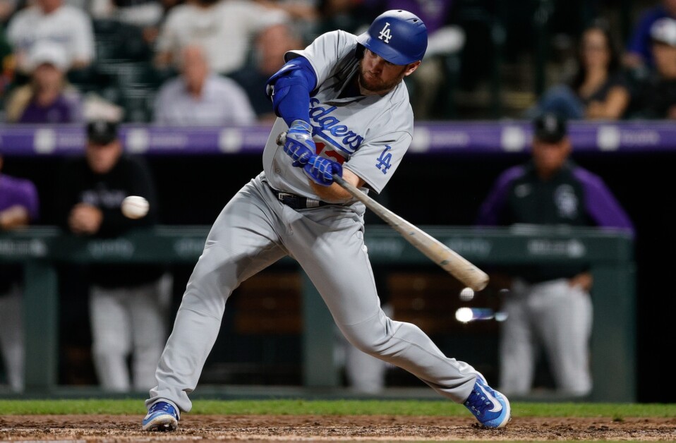 Freeman homers in nightcap as Dodgers split doubleheader for