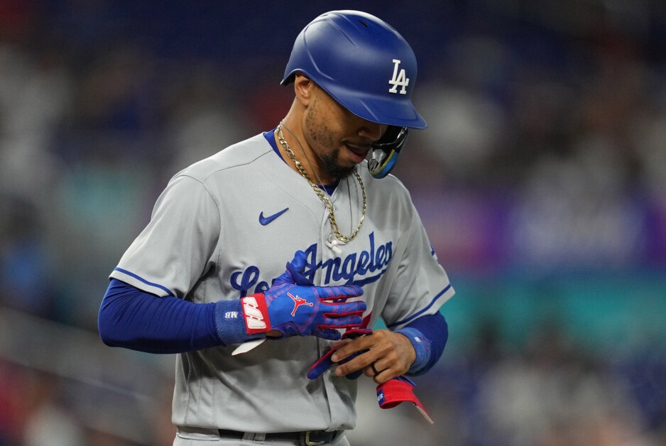 MLB Rumors: Mookie Betts, Los Angeles Dodgers close on contract extension -  Lone Star Ball