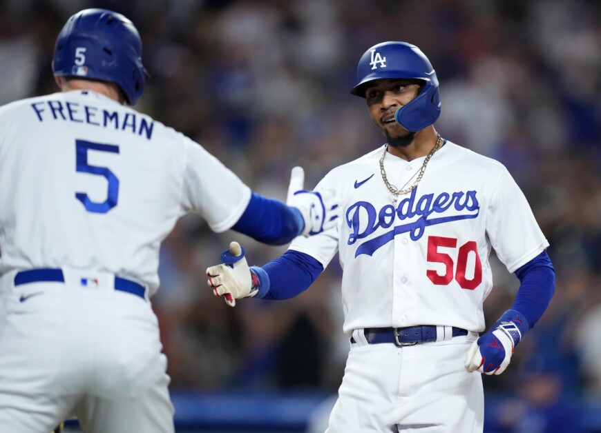 Dodger Blue on X: #Dodgers have Gold Glove Award finalists in Mookie  Betts, Freddie Freeman and David Peralta.    / X